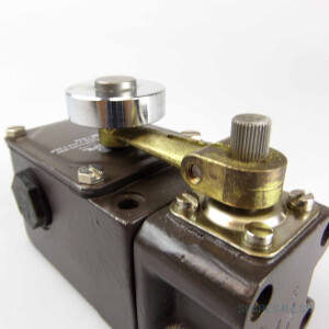 SCHMERSAL Rollenschwenkhebel M2L 035-11Z 101161651 GEB