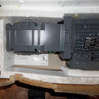 Lenze Getriebemotor GKR05-2MHBR100C32 + MDEMABR100-32 NOV