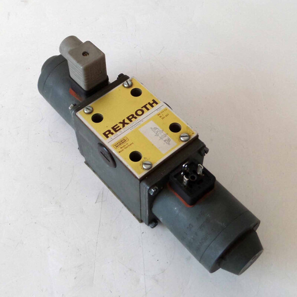 Rexroth Wege-Schieberventil 4 WE 10 J11/LG24NZ4 456462/1 GEB