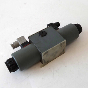 Rexroth Wege-Schieberventil 4WE 10 F30/CG24N9Z4 594386/5 GEB