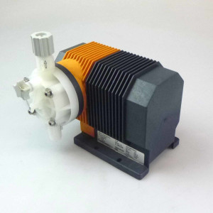 ProMinent alpha Dosierpumpe Typ ALPC1008PVT20P30 7,7 l/h 10 bar GEB