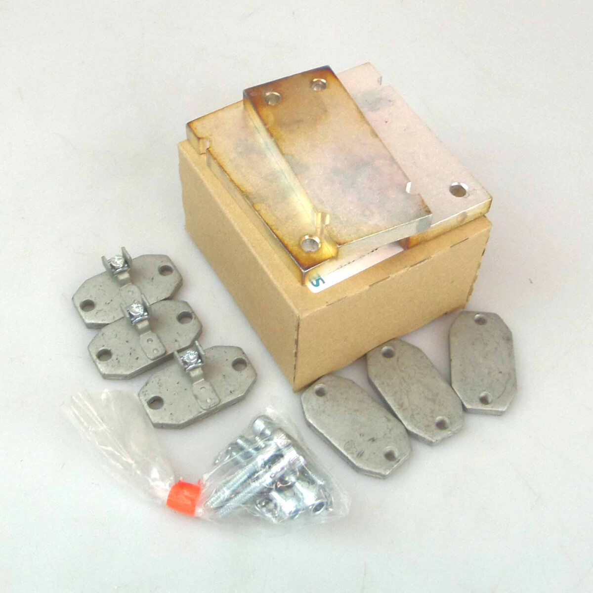 Siemens Anschlussklemmenplatte 3VL9500-4TT30 (3Stk.) OVP