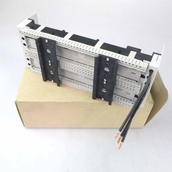 RITTAL Geräteadapter SV9320.390 25A, 690V~ OVP
