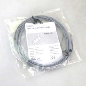 Festo Näherungsschalter SME-10F-DS-24V-K2,5Q-OE 526 670 OVP
