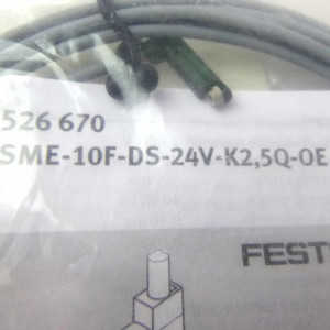 Festo Näherungsschalter SME-10F-DS-24V-K2,5Q-OE 526 670 OVP