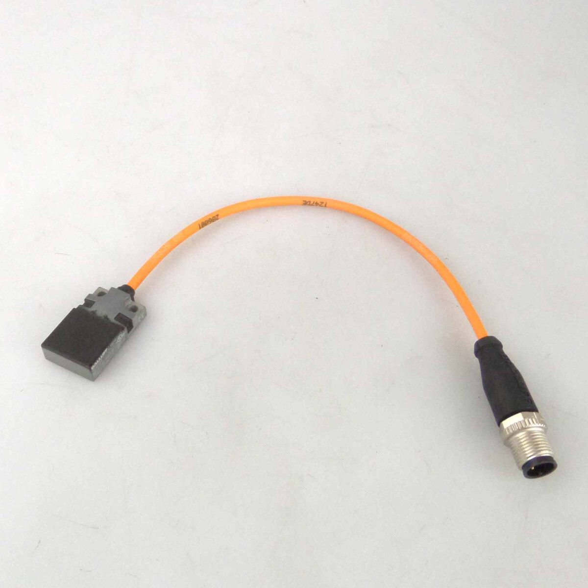 Balluff induktiver Sensor BES048K BES R01ZC-PSC50B-BZ00,2-GS