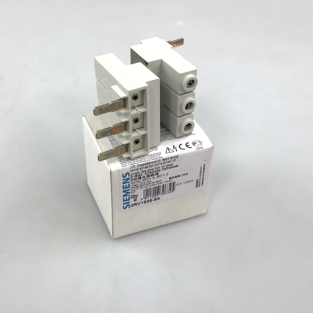 Siemens 3-Phasen-Einspeiseklemme  3RV1935-5A (2Stk.) OVP