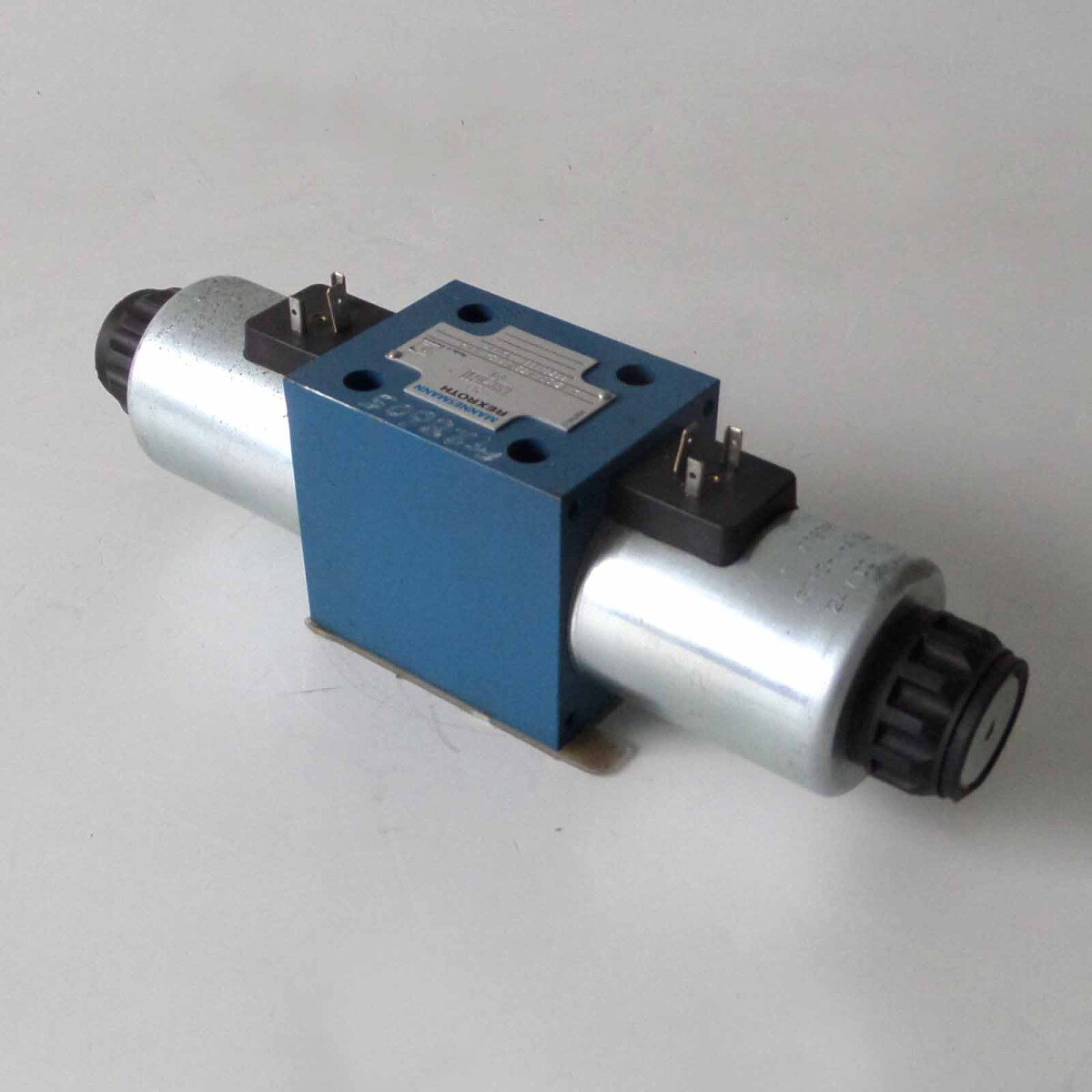 Rexroth Mannesmann Druckreduzierventil 4-WE-10-J 32/CG24N9K4