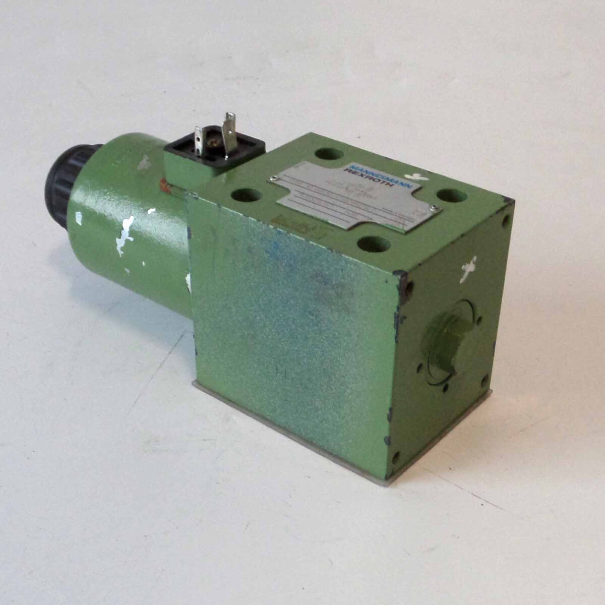 Rexroth Mannesmann Druckreduzierventil 4 WE 10 HA 32/CG24NZ5