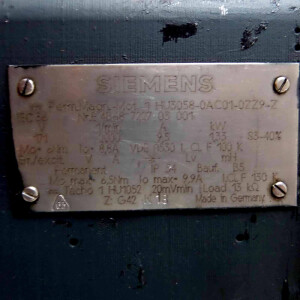 Siemens Gleichstrom-Servomotor 1HU3058-0AC01-0ZZ9-Z Z=G42+K18 REM
