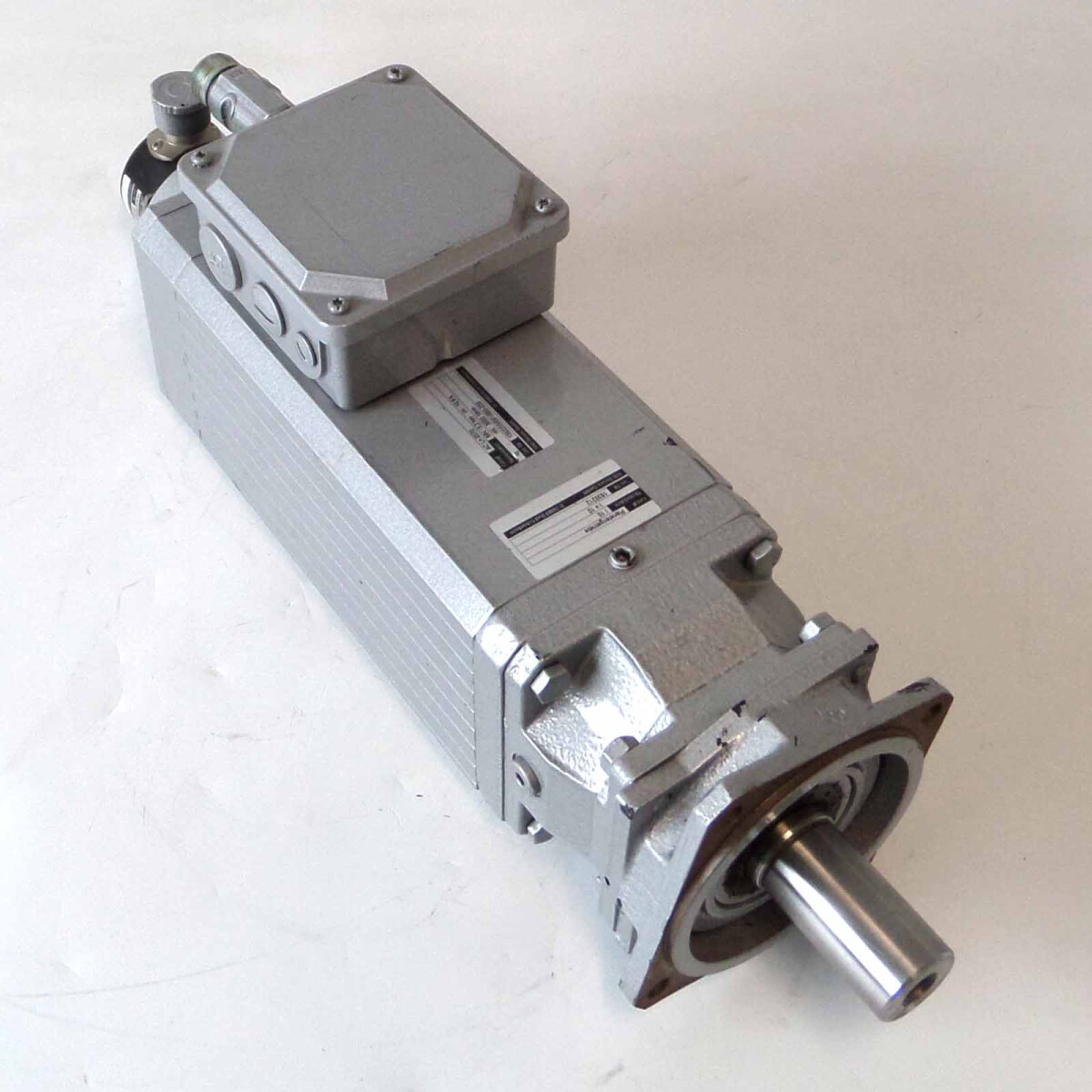 SSD Drives Servomotor ACLn0370 + I10 i=10 + ITD20B14Y1-500 N