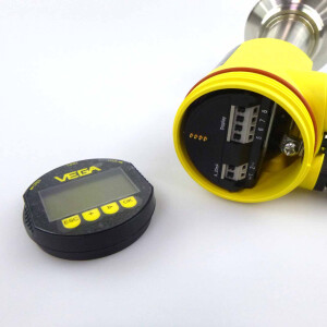 VEGA Vegapuls 64 Radar Sensor PS64.IXHCBJHXKMAXX + Vega PLICSCOM.XB NOV