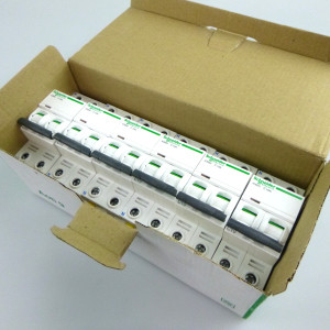 Schneider Electric Leitungsschutzschalter A9F07610 1P+N 10A C (6Stk.) OVP
