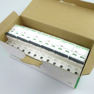 Schneider Electric Leitungsschutzschalter A9F03206 2P 6A B (6Stk.) OVP
