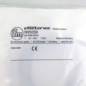 ifm efector induktiver Sensor IW5058 IW-3008-BPKG OVP