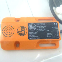 ifm efector induktiver Sensor IW5058 IW-3008-BPKG OVP
