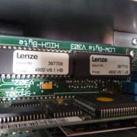 Lenze Stromrichter 4900 ID 00382658 Typ EVD4904-E-V013 GEB