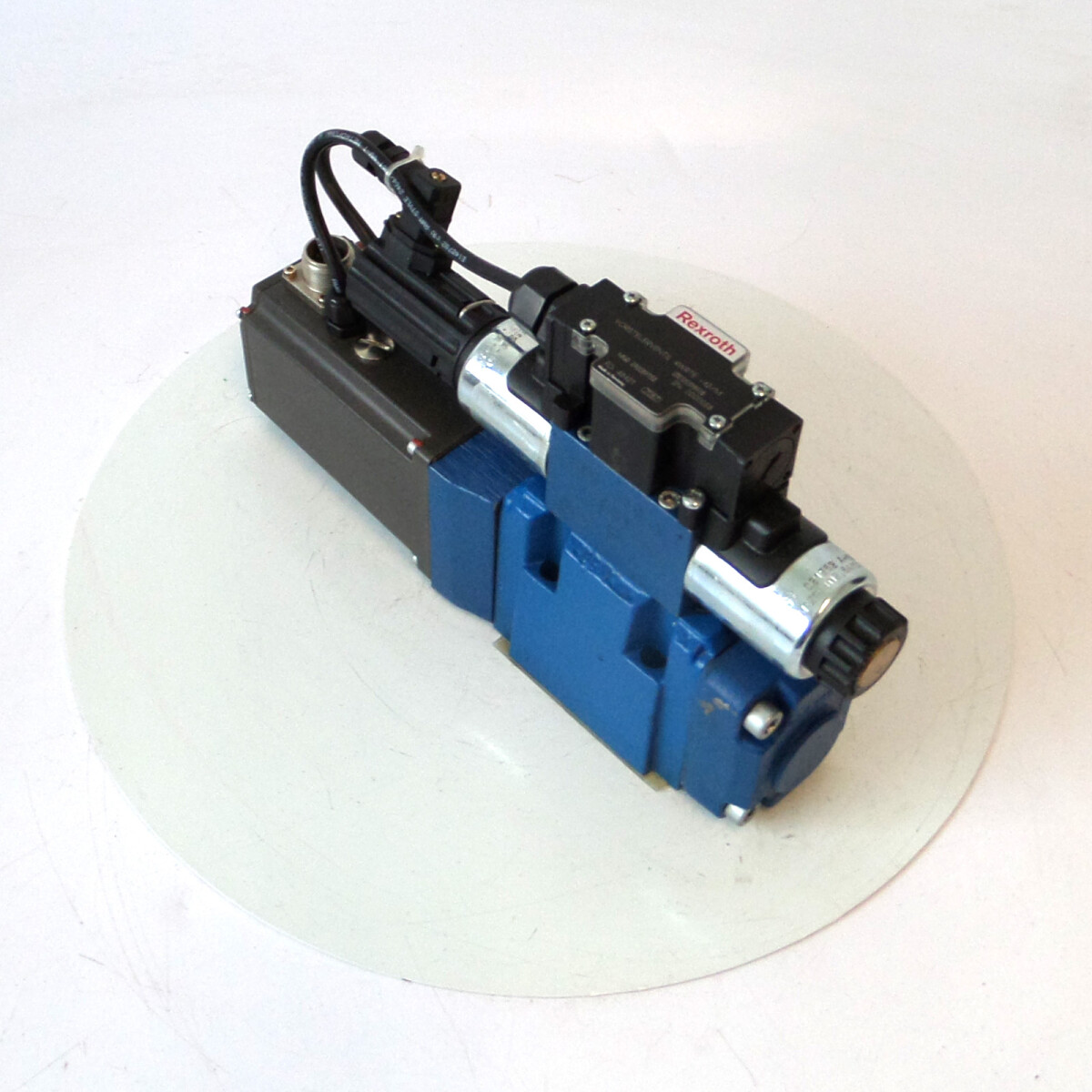 Rexroth Regel-Wegeventil 4WRTE10V1-100L-41/6EG24K31/A5M + 4W