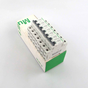 Schneider Electric Leistungsschutzschalter C60N C16 23738 (7Stk.) OVP