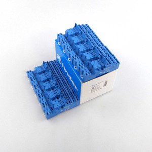 Finder Relaissockel 94.54 300VAC (10Stk.) OVP