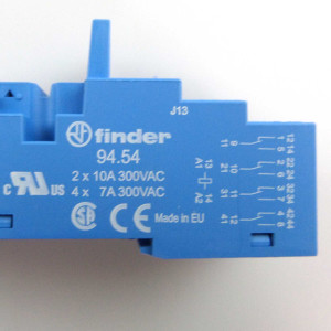 Finder Relaissockel 94.54 300VAC (10Stk.) OVP