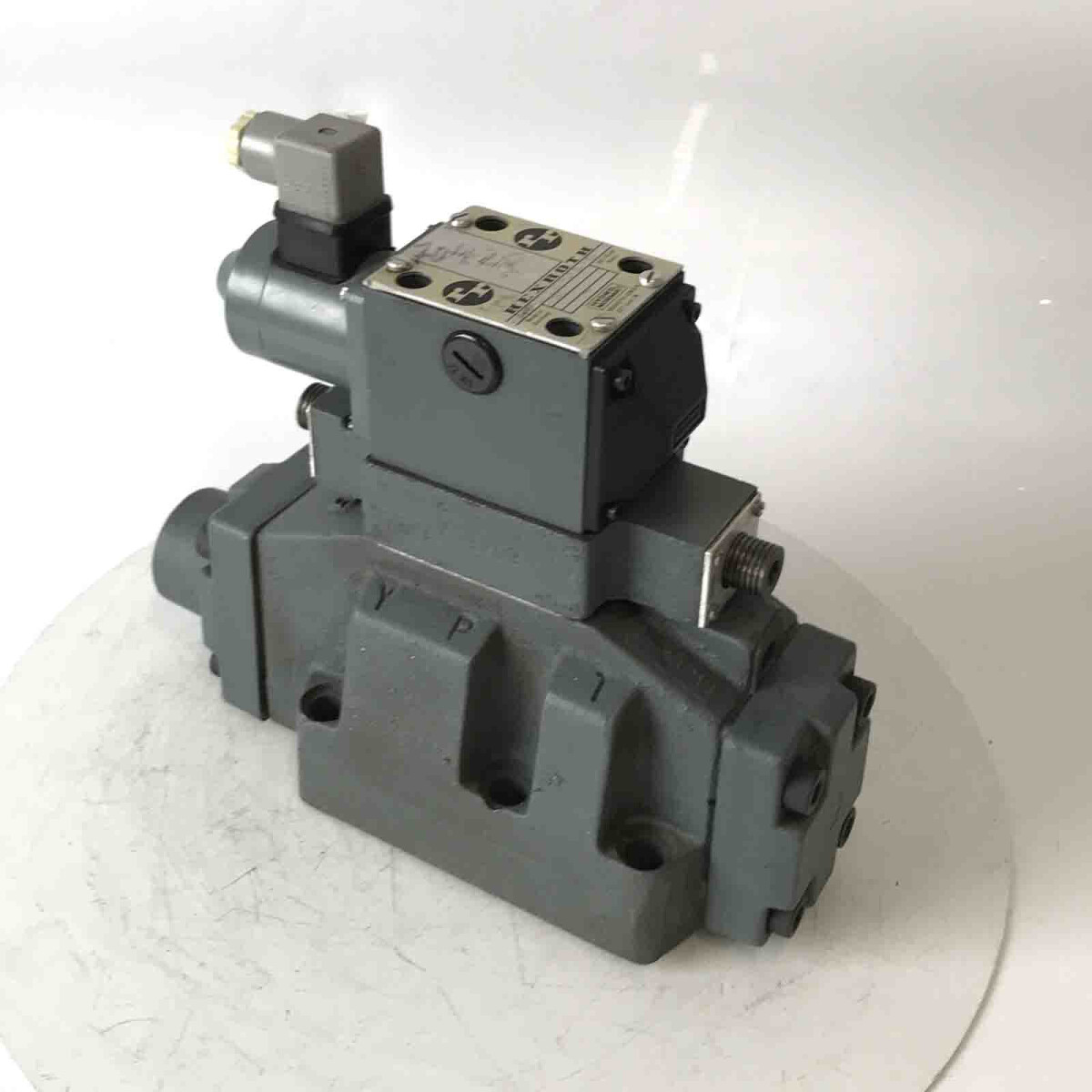 Rexroth Hydronorma Wege-Schieberventil H 4WEH 22 D 30/8LG 24