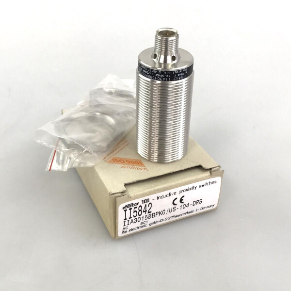 ifm electronic Induktiver Sensor II5842 IIA3015BBPKG/US-104-DPS OVP