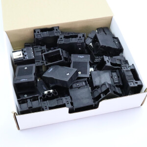 Hager Ausgangsstecker G4713 849586 (19Stk.) OVP
