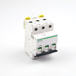 Schneider Electric Leitungsschutzschalter A9F93363 008392 iC60L NOV