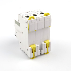 Schneider Electric Leitungsschutzschalter A9F93363 008392 iC60L NOV