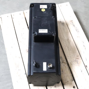 Baumüller Servomotor DSDG 100 L64U30-5 15G 10,7kW GEB