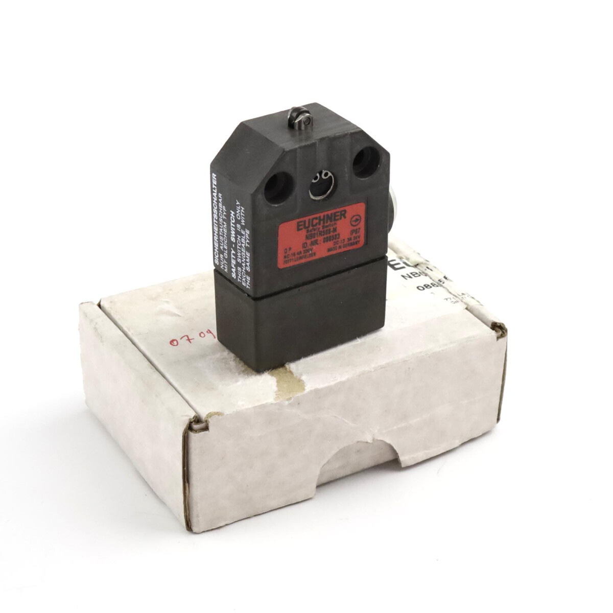 Euchner Einzelgrenztaster NB01R588-M 088583 OVP