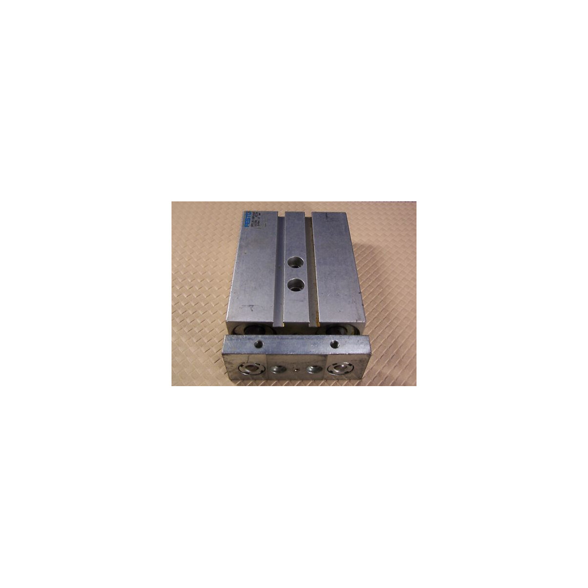 Festo Doppelkolbenzylinder DPZ-25-10P-A-KF 162096 GEB