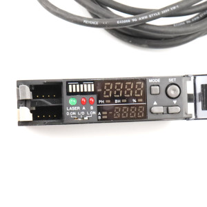 Keyence Digitaler Lasersensor LV-51MP GEB