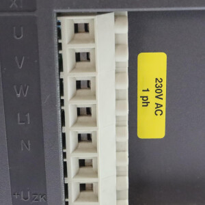 KEB Frequenzumrichter Combivert 09.F0.R01 GEB
