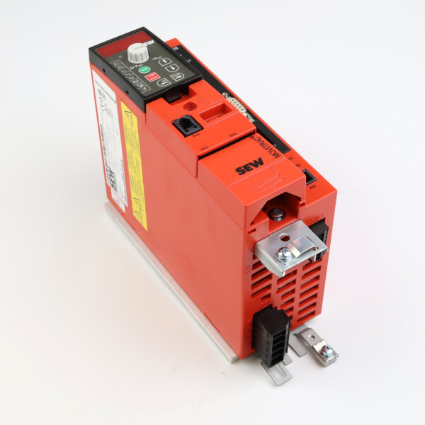 SEW EURODRIVE Frequenzumrichter MC07B0008-5A3-4-00/FSC11B/DFP21B GEB