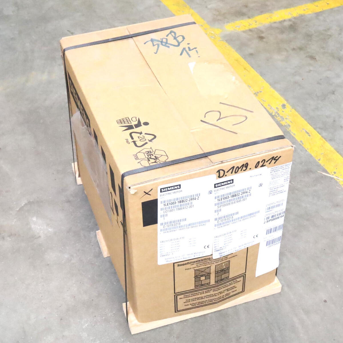 Siemens Niederspannungsmotor 1LE1003-1BB22-2FF4-Z OVP