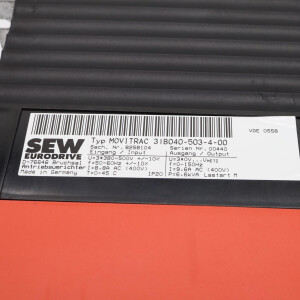 SEW EURODRIVE Frequenzumrichter Movitrac 31B040-503-4-00 8258104 GEB