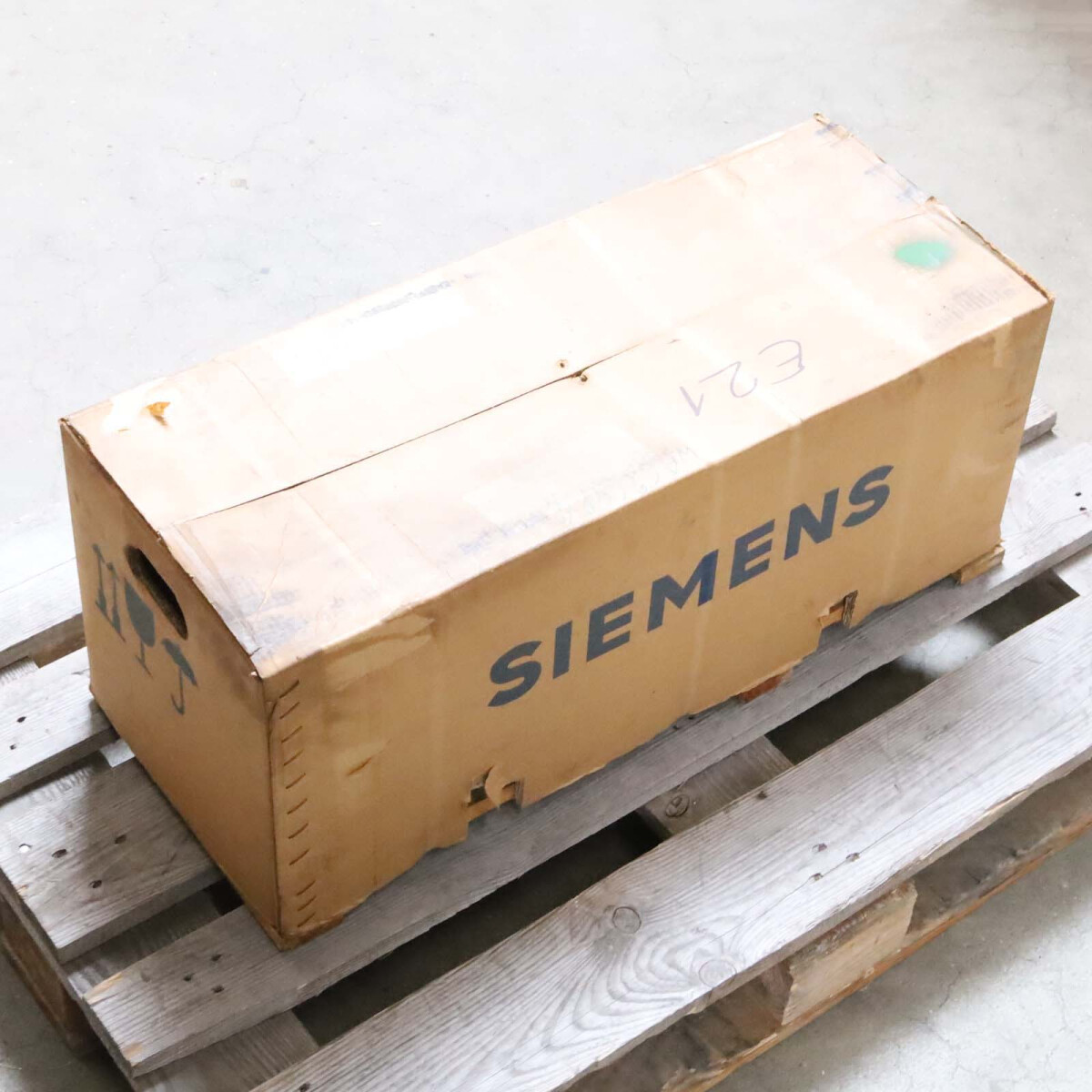 Siemens Gleichstrom-Servomotor 1HU3108-0 box