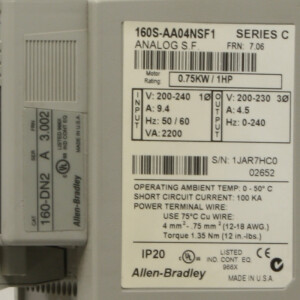 Allen Bradley Frequenzumrichter 160S-AA04NSF1 0,75 kW + Keypad 160-P1 GEB