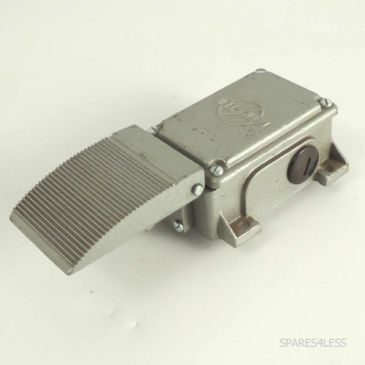 BERNSTEIN Fußschalter F1-U2 071 16A/500V NOV